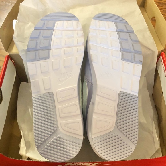 Nike Women’s Air Max SC Platinum Tint/Barely Green - Picture 4 of 12